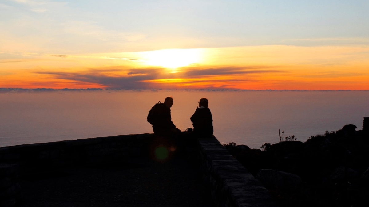 Couple-Table-Mountain Silhouette of a couple on top of Table Mountain