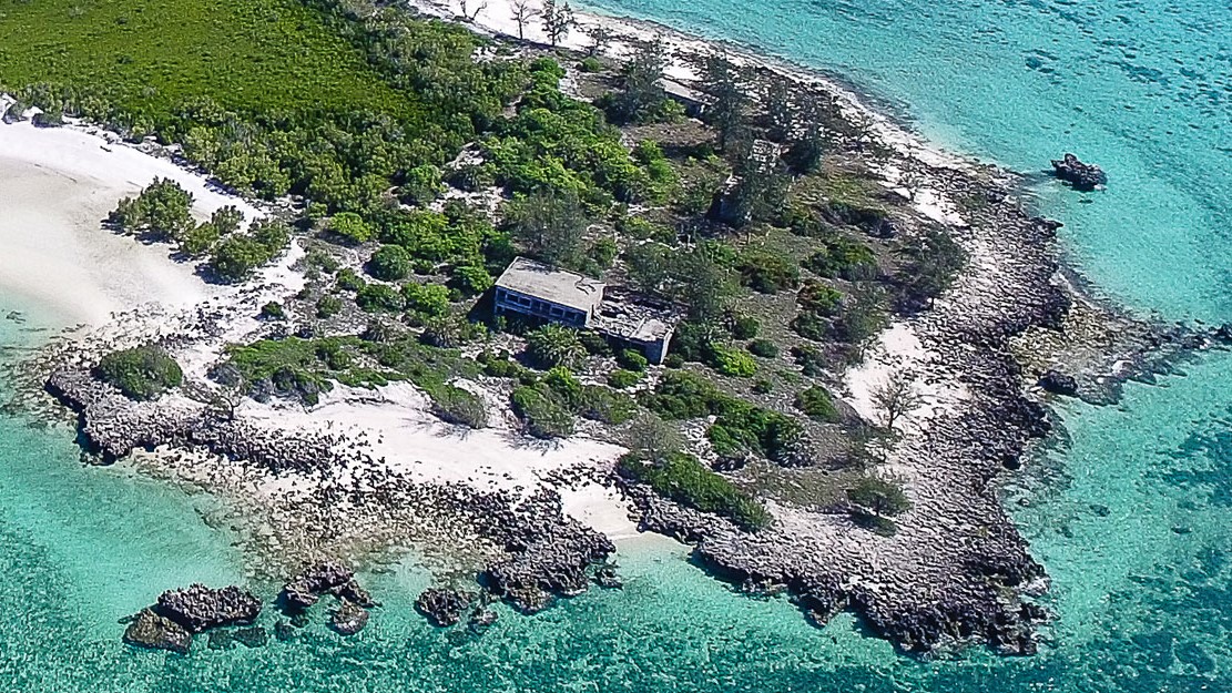 Paradise-Island-Mozambiqe-Big-Blue Aerial view of Santa Carolina